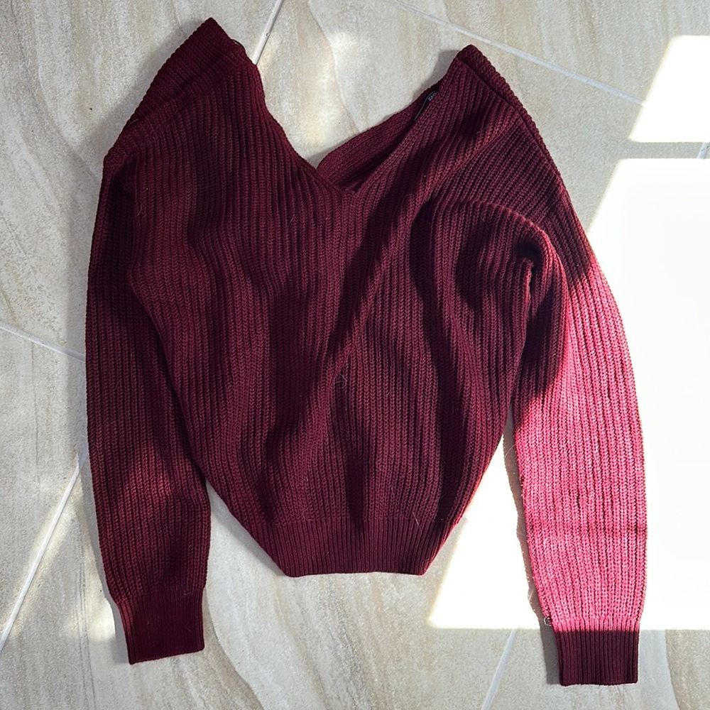 Fashion nova maroon size small sweater